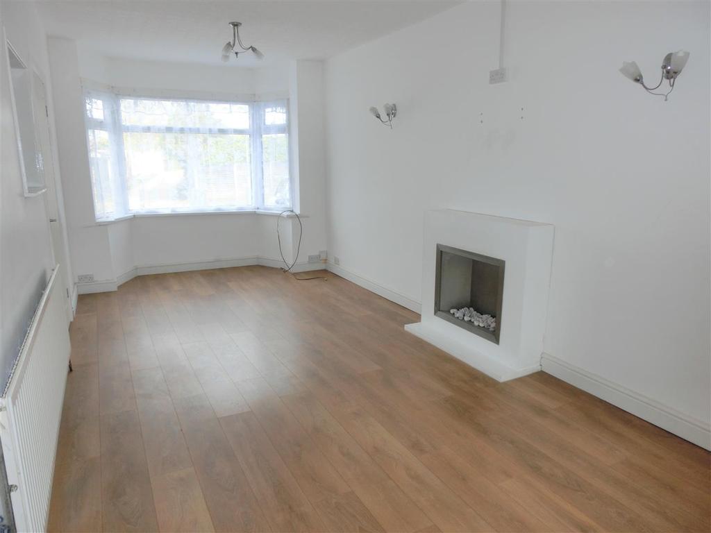 Dovercourt Road, Sheldon, Birmingham 3 bed semidetached house £220,000