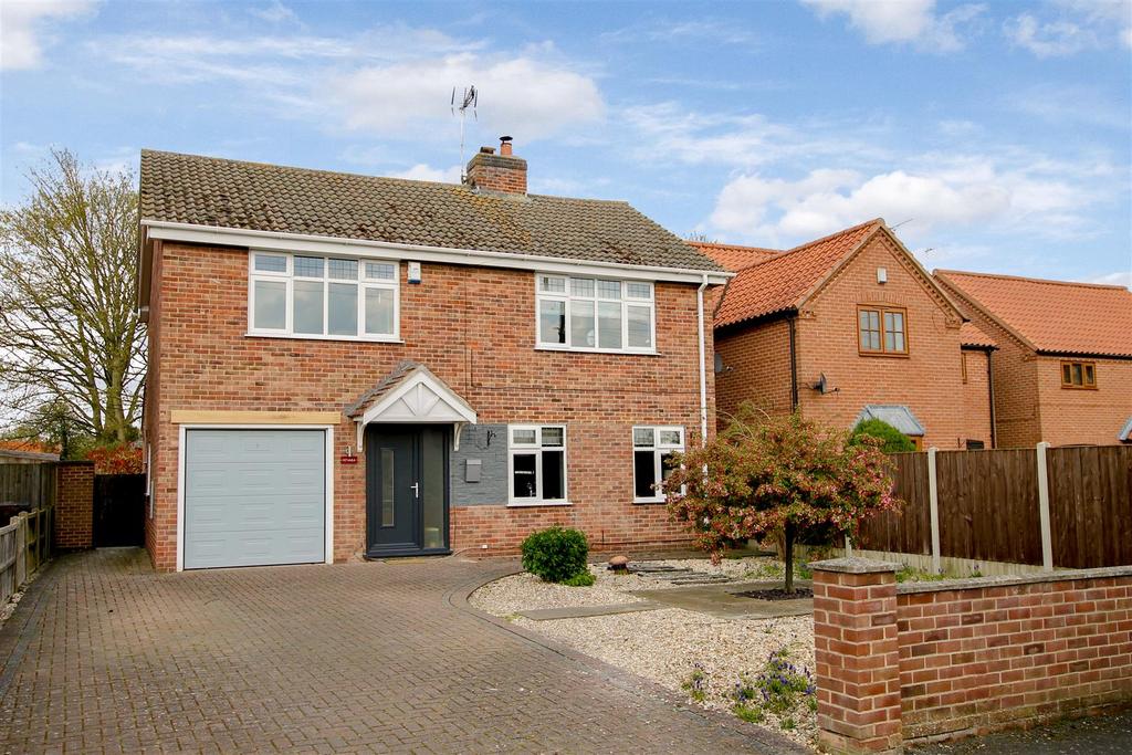 Sleaford Road, Beckingham, Lincoln 4 bed detached house £325,000