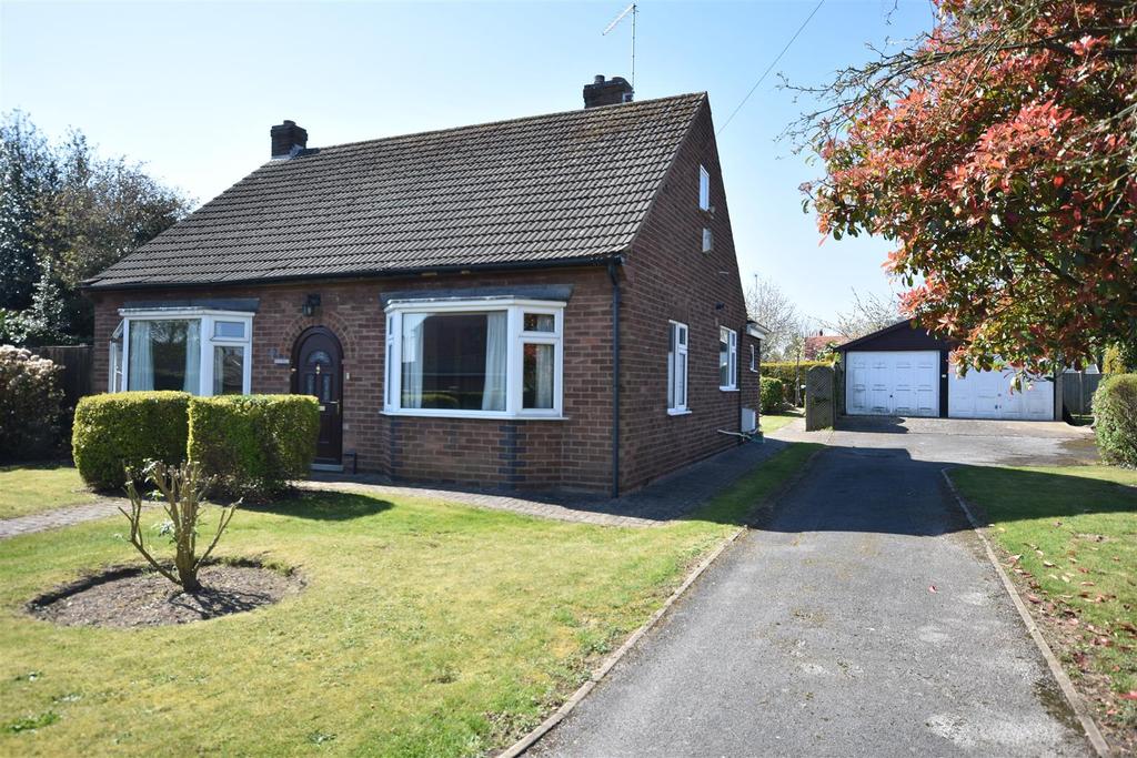 Wyke Lane, Farndon, Newark 2 bed detached bungalow £280,000
