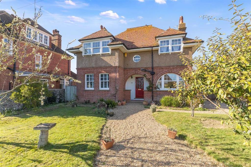 Heathfield Road, Seaford, East Sussex 4 bed detached house £900,000