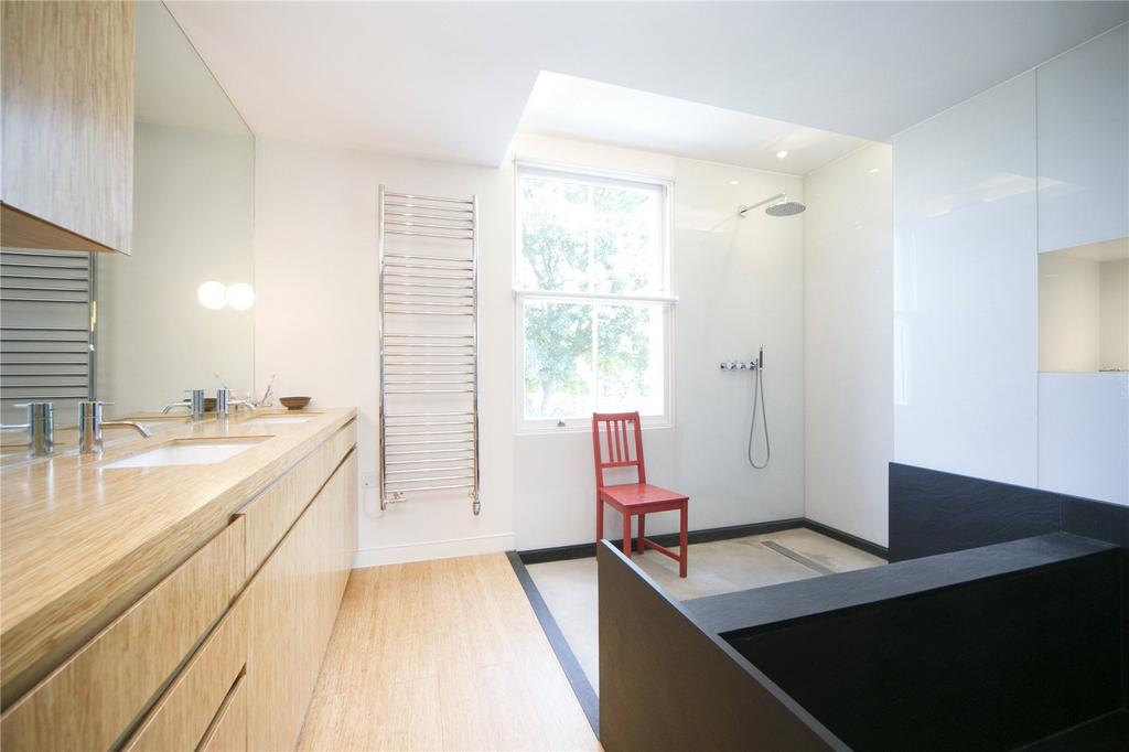 Principal Bathroom