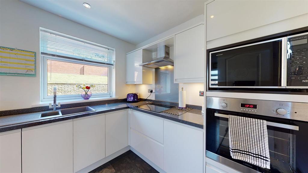Breakfasting Kitchen
