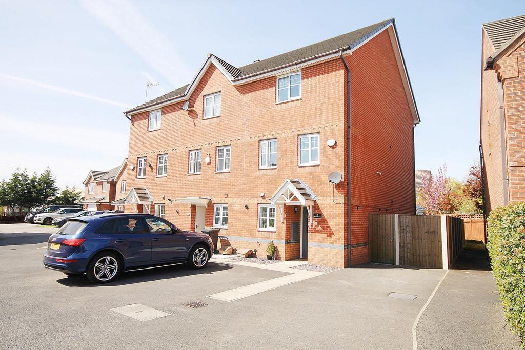 Snowberry Crescent, Warrington, WA5 3 bed end of terrace house £205,000