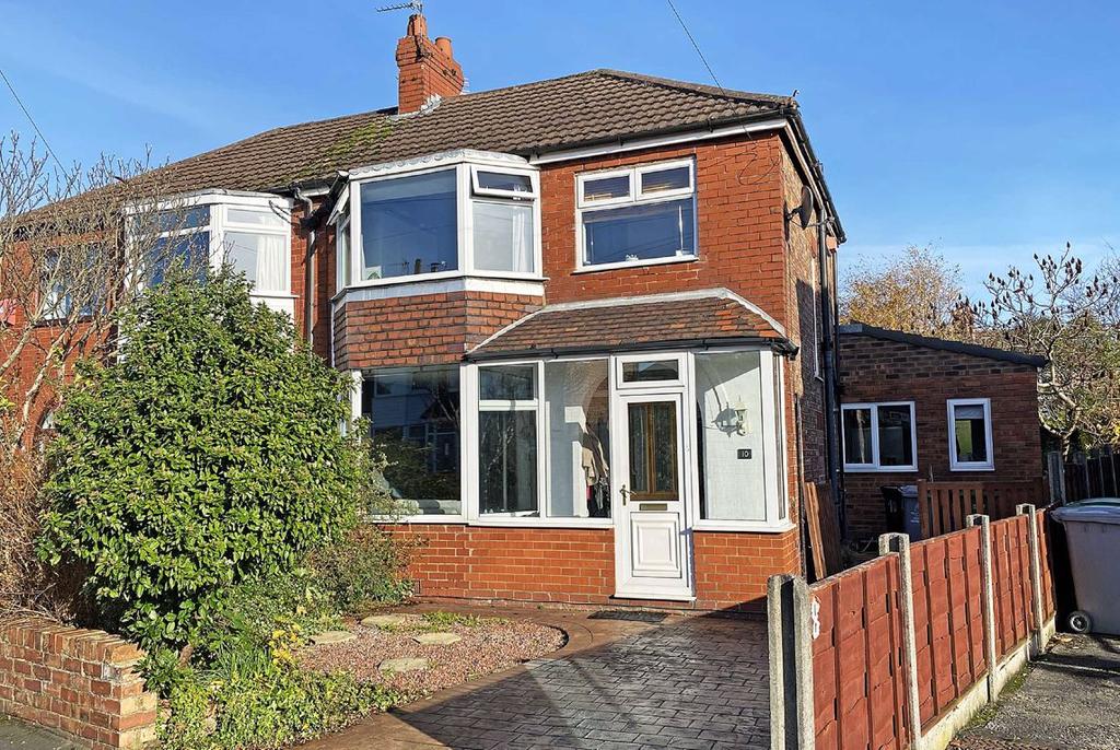 Hodgson Drive, Timperley, Cheshire 3 bed semidetached house £350,000