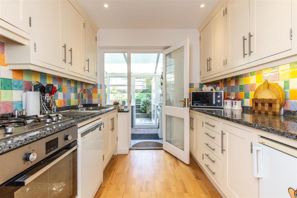 Malling Down, Lewes 3 bed terraced house £400,000