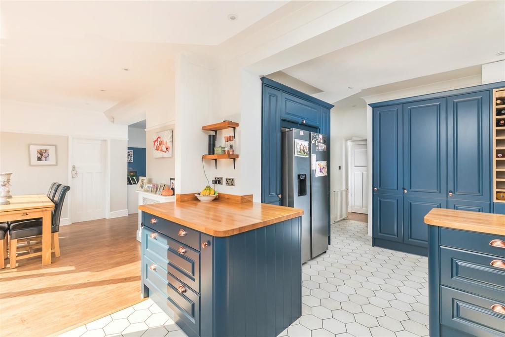 Vale Avenue, Brighton 5 bed detached bungalow £800,000