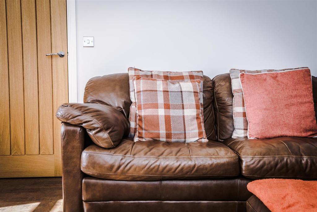 Hedworth Gardens Lounge 3.jpg