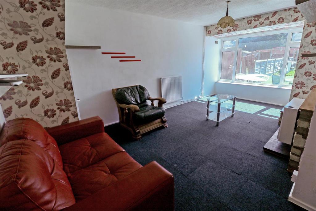 Longfield, Harlow 2 bed terraced house £250,000