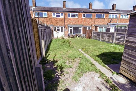 11 Longfield, Harlow, CM18 6JY