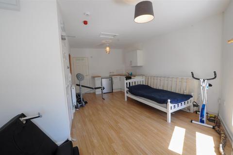 Flat 2, 18 Station Road, Burry Port, SA16 0LR