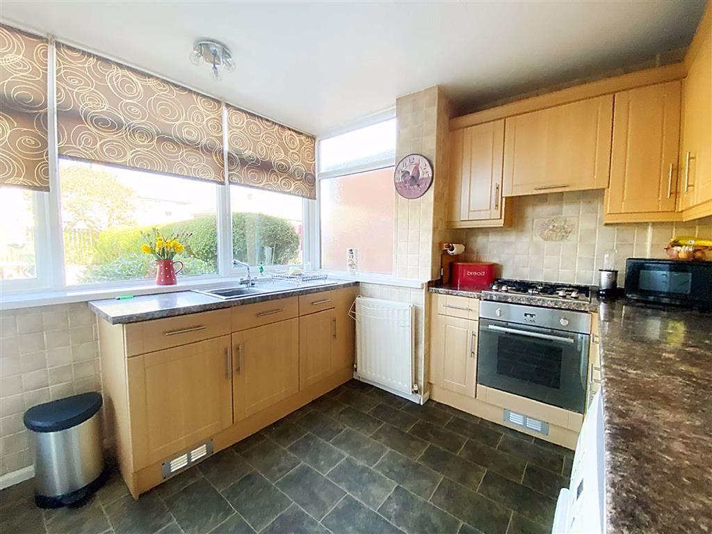 High View, Wallsend, Tyne And Wear, NE28 3 bed semidetached house £
