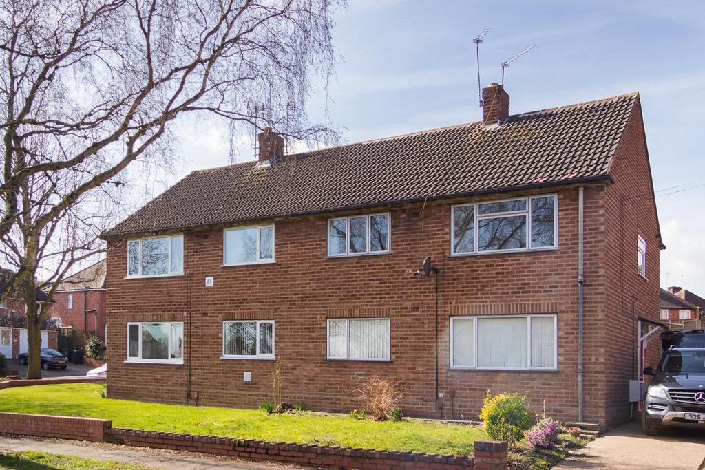 Harport Road, Greenlands, Redditch 2 bed £750 pcm (£173 pw)