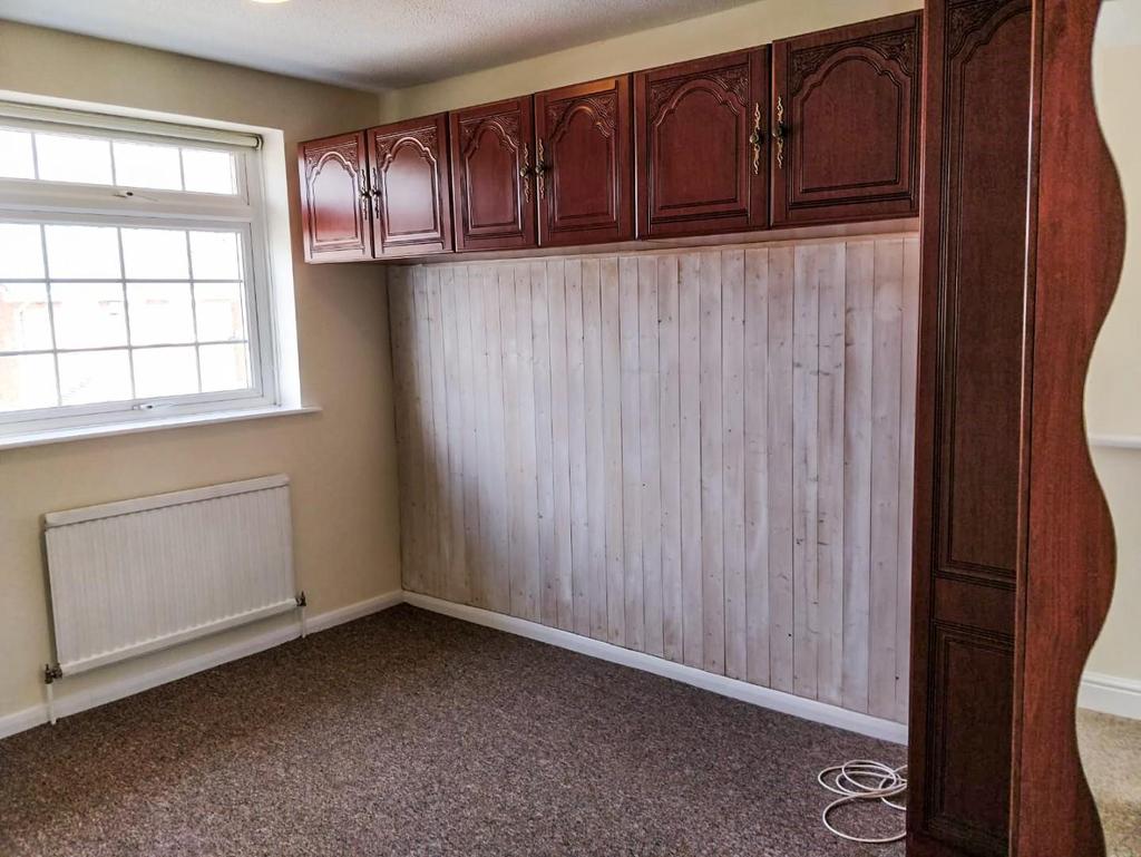 Bedroom 1.JPG