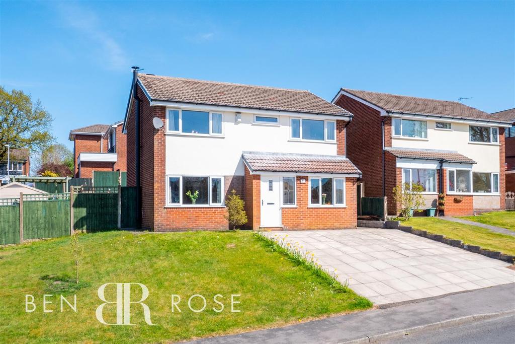 Carleton Road, Chorley 4 bed detached house £259,995