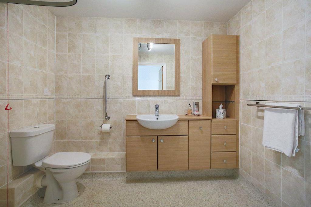 Shower Room.jpg
