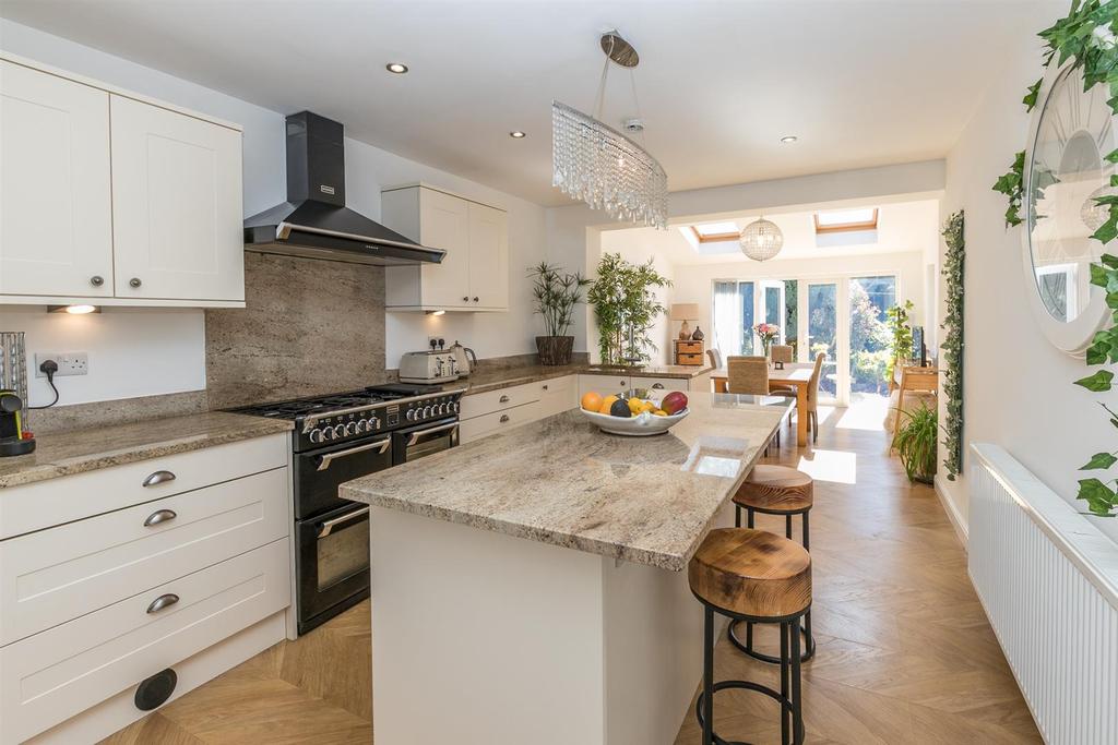 Buckfast Road, Sale 4 bed detached house £599,950