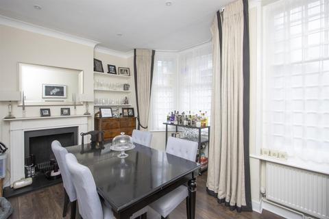 52 Addington Square, London, SE5 7LB