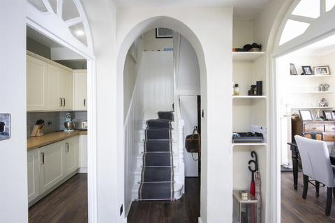 52 Addington Square, London, SE5 7LB