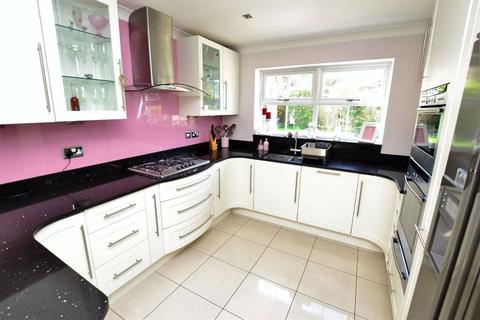 5 Aberaman, Emmer Green, Reading, RG4 8LD