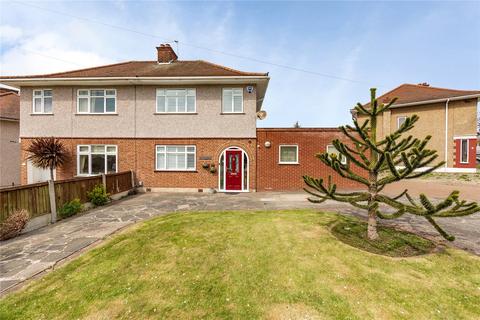1 Highfield Close, Romford, RM5 3RX