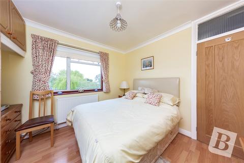1 Highfield Close, Romford, RM5 3RX