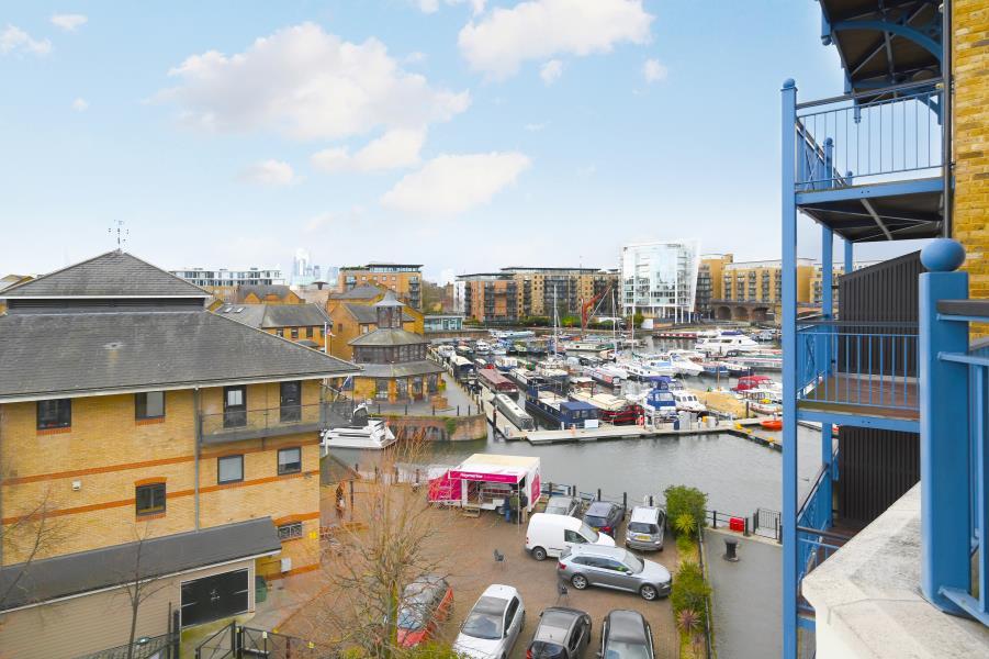 Victory Place Limehouse E14 2 bed flat £1,712 pcm (£395 pw)