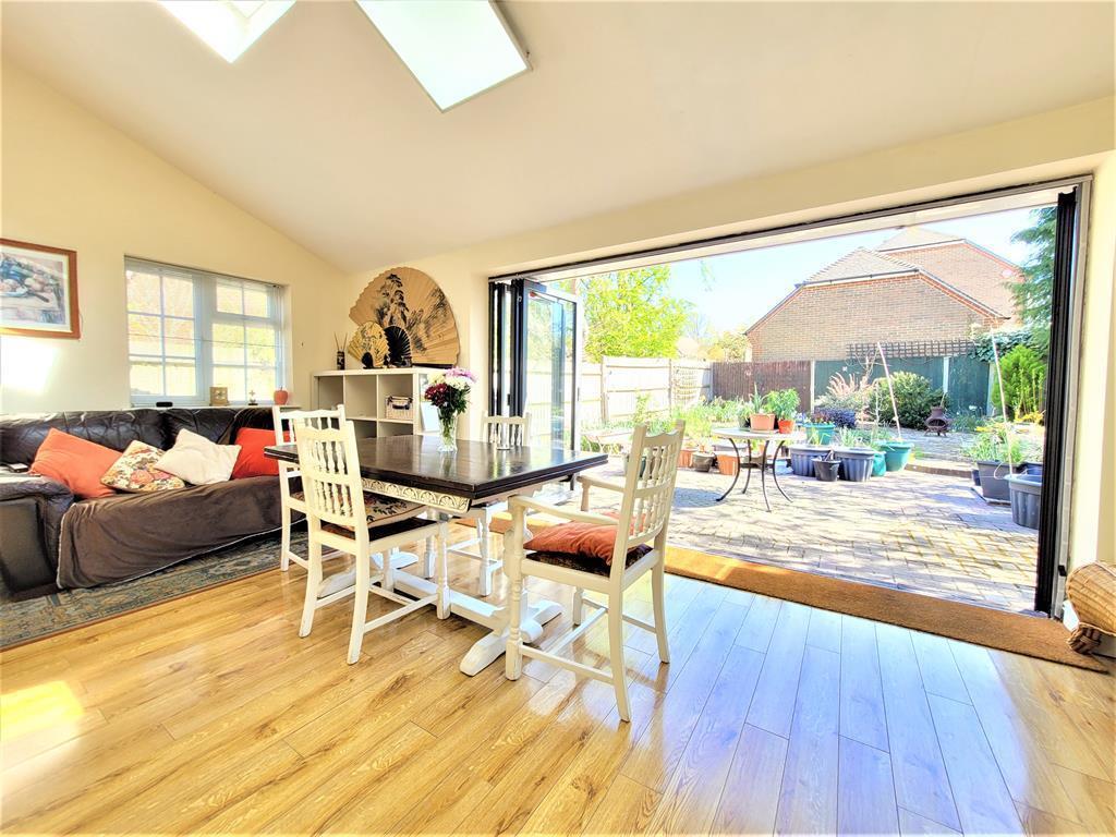Plough Lane, Wokingham, RG40 1RQ 4 bed detached house £795,000