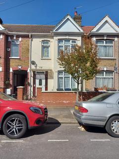 3 bedroom terraced house for sale, Alfred Gardens, Southall UB1