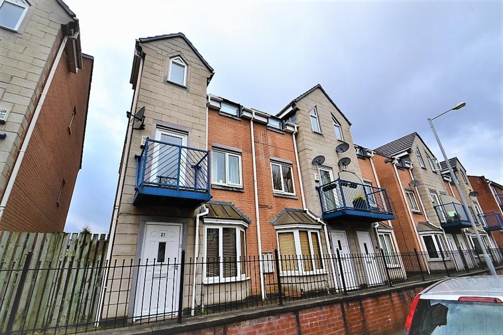 4 bedroom Townhouse for rent