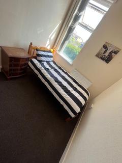 1 bedroom in a house share to rent, Room 5, Oakwood rd, Sparkhill, Birmingham, B11 4HD