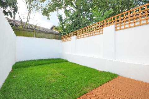 35 Knowles Hill Crescent, London, SE13 6DT
