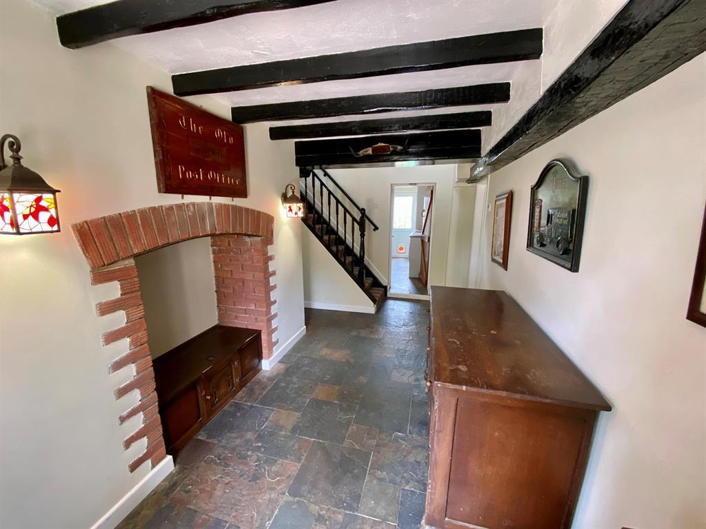 The Street, Coaley, Dursley, GL11 5EB 6 bed link detached house £730,000