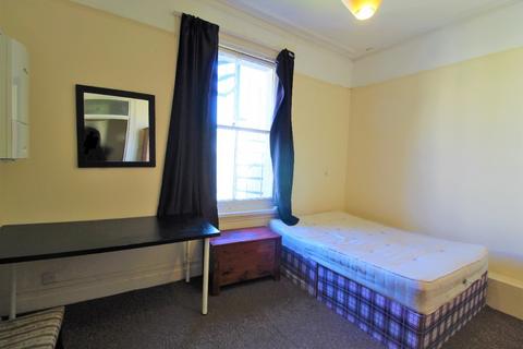 2 bedroom flat to rent - Cambridge Road