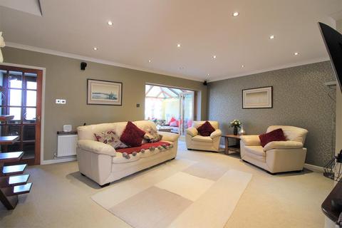 33 Beacon Way, Lympne, Hythe, CT21 4LJ