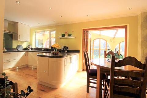 33 Beacon Way, Lympne, Hythe, CT21 4LJ