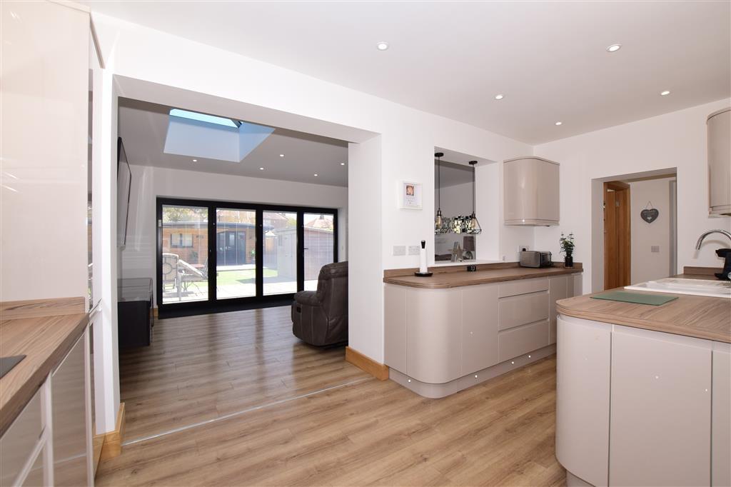 Maynard Avenue, Margate, Kent 3 bed semidetached house £500,000
