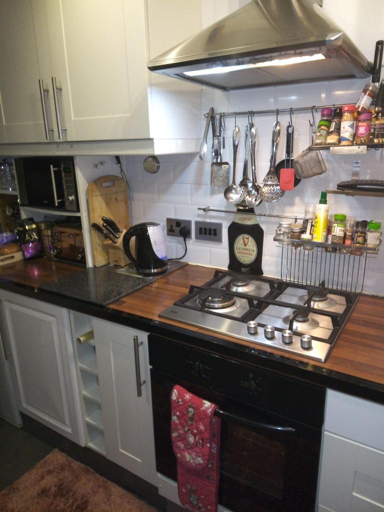 Dawlish avenue, Droylsden, Greater... 3 bed semidetached house £175,000