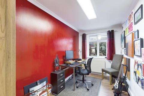 3 Mayfield Close, Ashford, TW15 2AT