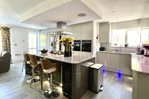 21 Parsonage Barn Lane, Ringwood, BH24 1PS