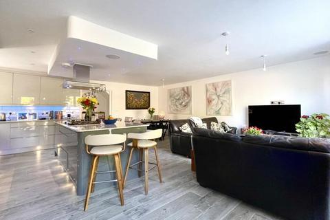 21 Parsonage Barn Lane, Ringwood, BH24 1PS