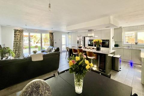 21 Parsonage Barn Lane, Ringwood, BH24 1PS