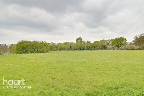 27 Kensington Drive, Woodford Green, IG8 8LP