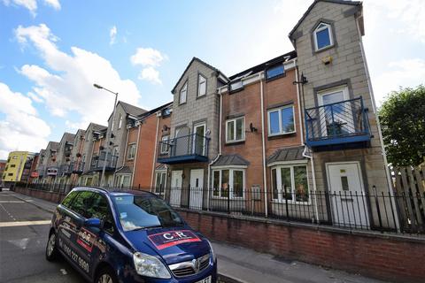 4 bedroom townhouse to rent, Dearden Street, Hulme, Manchester,  M15 5LZ