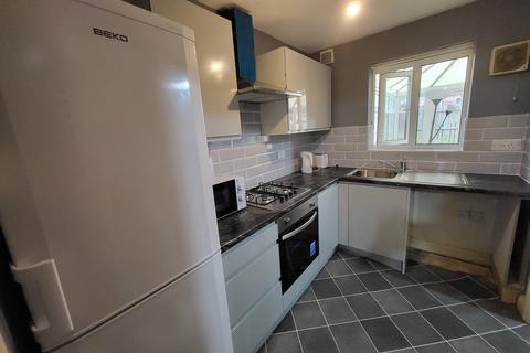 4 bedroom townhouse to rent, Dearden Street, Hulme, Manchester,  M15 5LZ