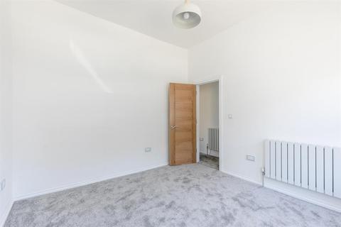 142a Chatsworth Road, London, E5 0LT