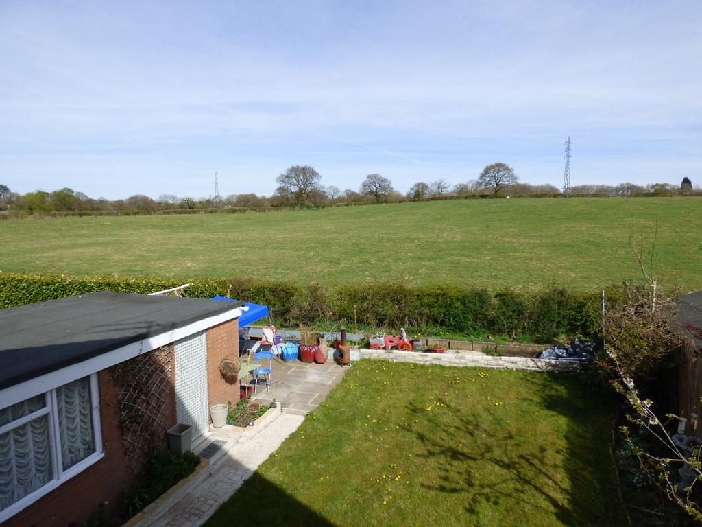 Sandown Road, Hazel Grove, Stockport, SK7 3 bed detached house £325,000