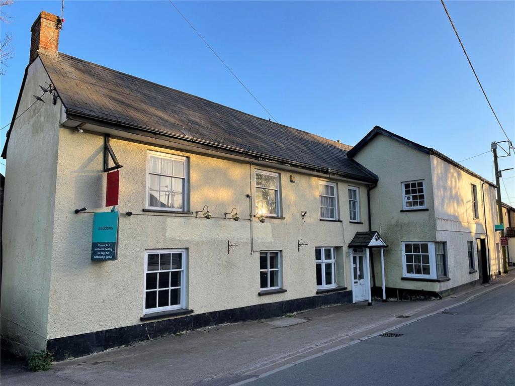 & 7A Commercial Road, Uffculme, Cullompton, EX15 6 bed semidetached house £425,000