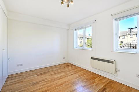 1 bedroom apartment to rent, Ferguson Close, London, E14