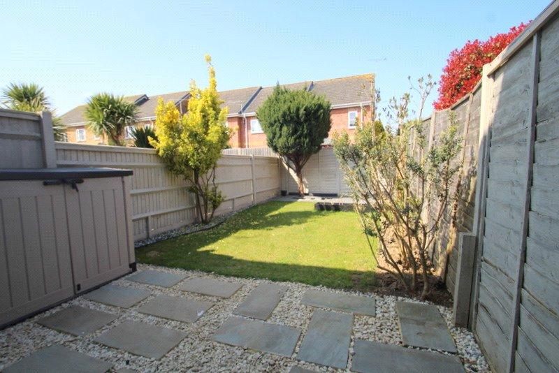 Bluebell Drive, Littlehampton 2 bed terraced house £1,050 pcm (£242 pw)
