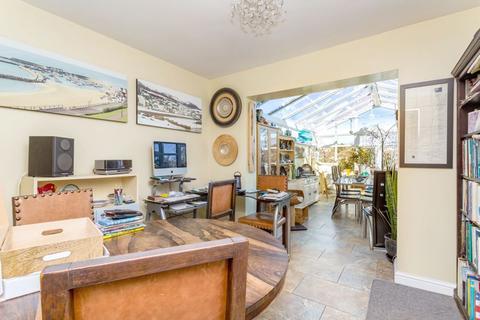 87 Denton Drive, Brighton, BN1 8DL